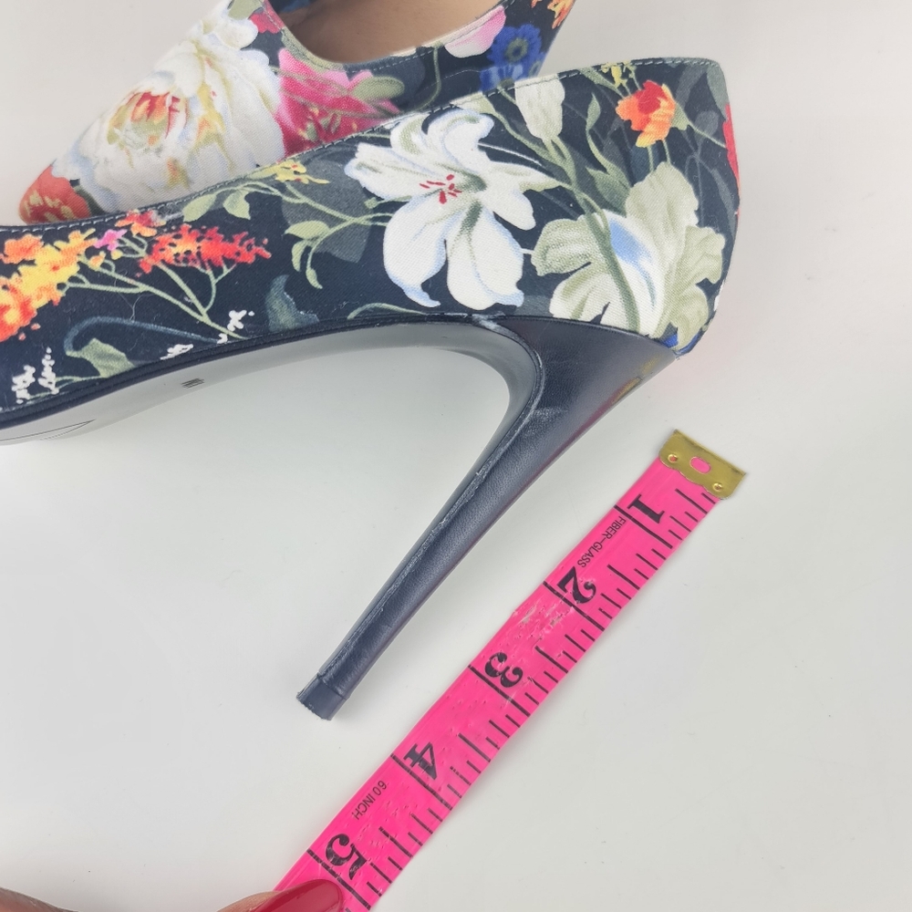 Halogen Floral Pointed Toe Stiletto Heels Size 9.5M Pumps - Picture 14 of 15